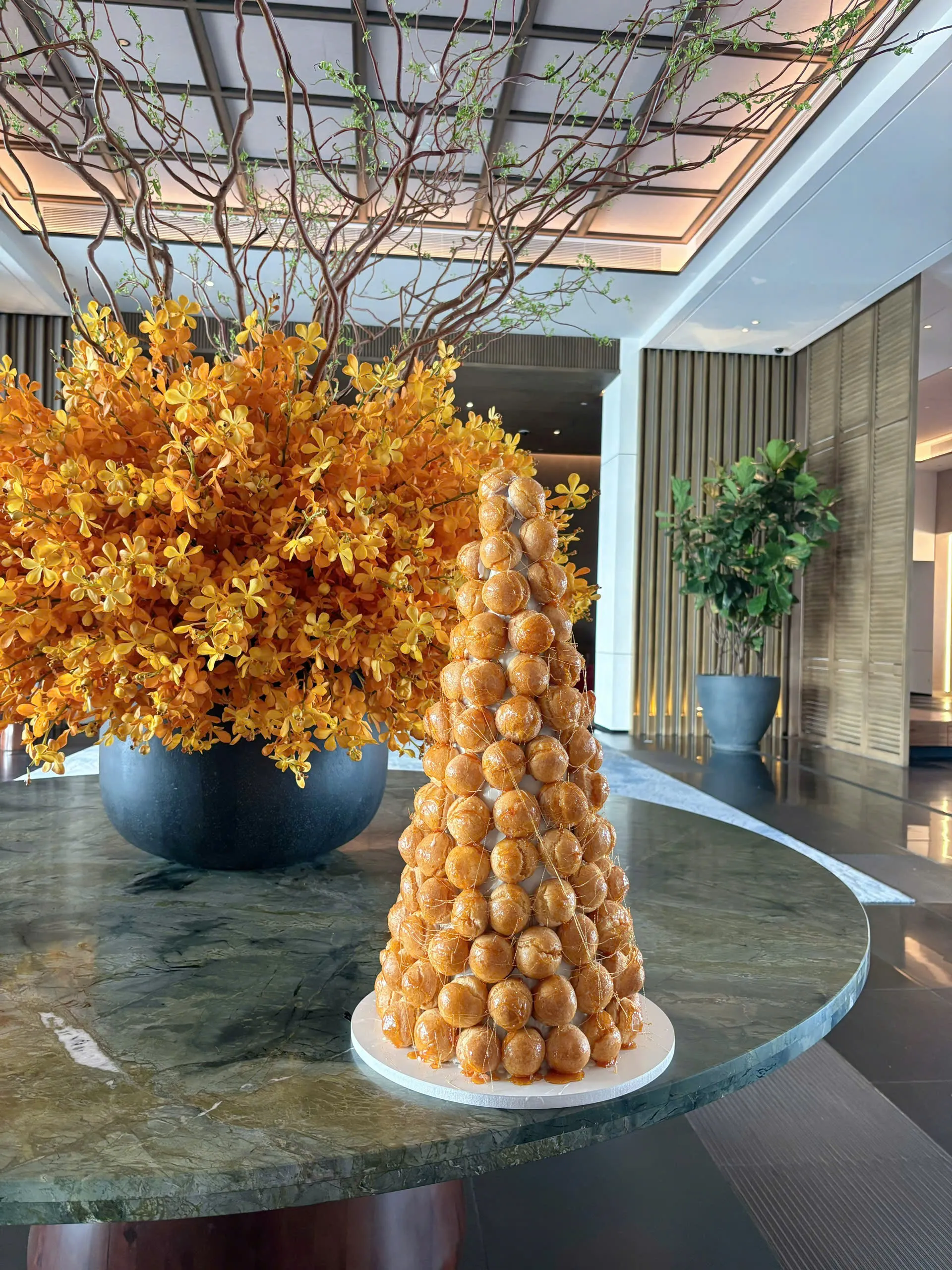 Bánh Cưới Tháp Choux