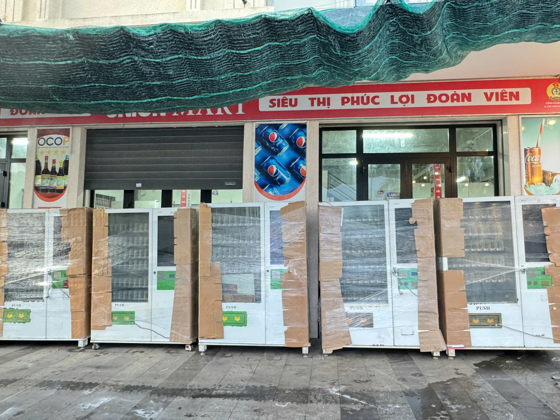 9 máy bán hàng tự động