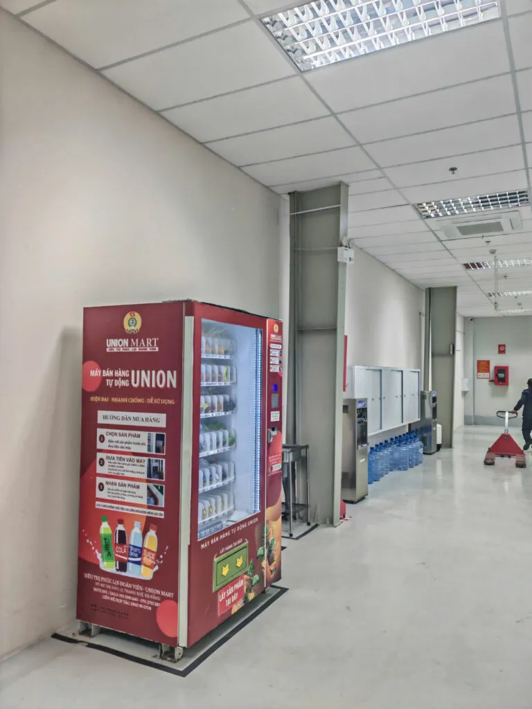 Giá máy bán nước tự động UNION Tech