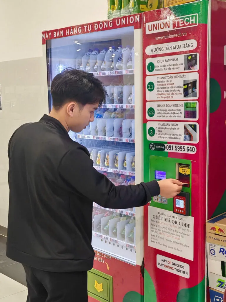 Giá máy bán nước tự động là bao nhiêu